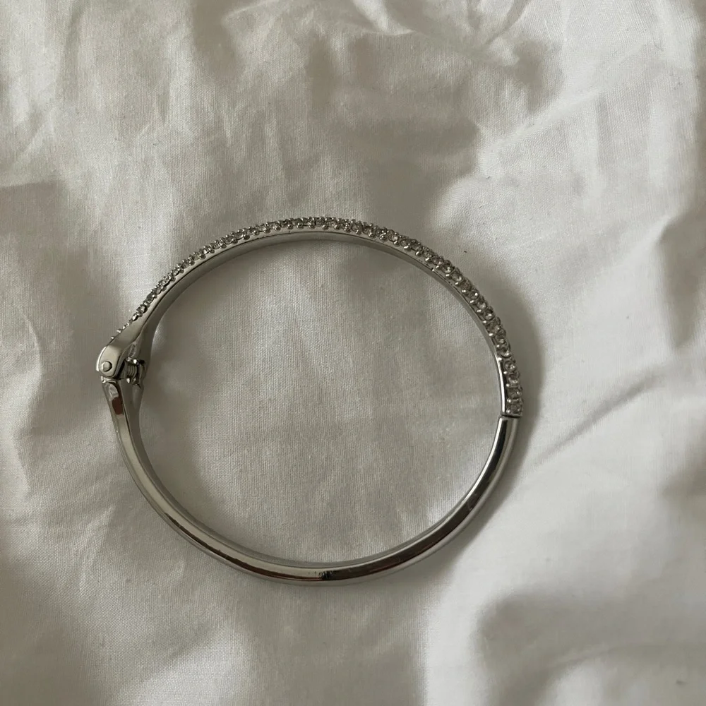 Elegant Jewel print bracelet